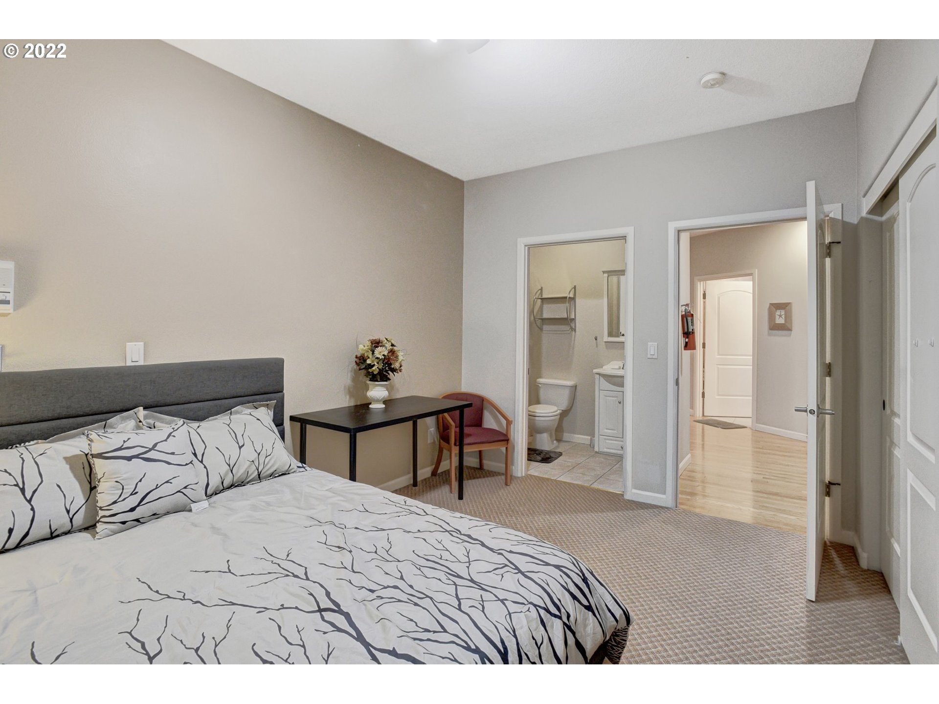 12122 Southeast Foster Road Portland, OR 97266 - Photo 16 of 32