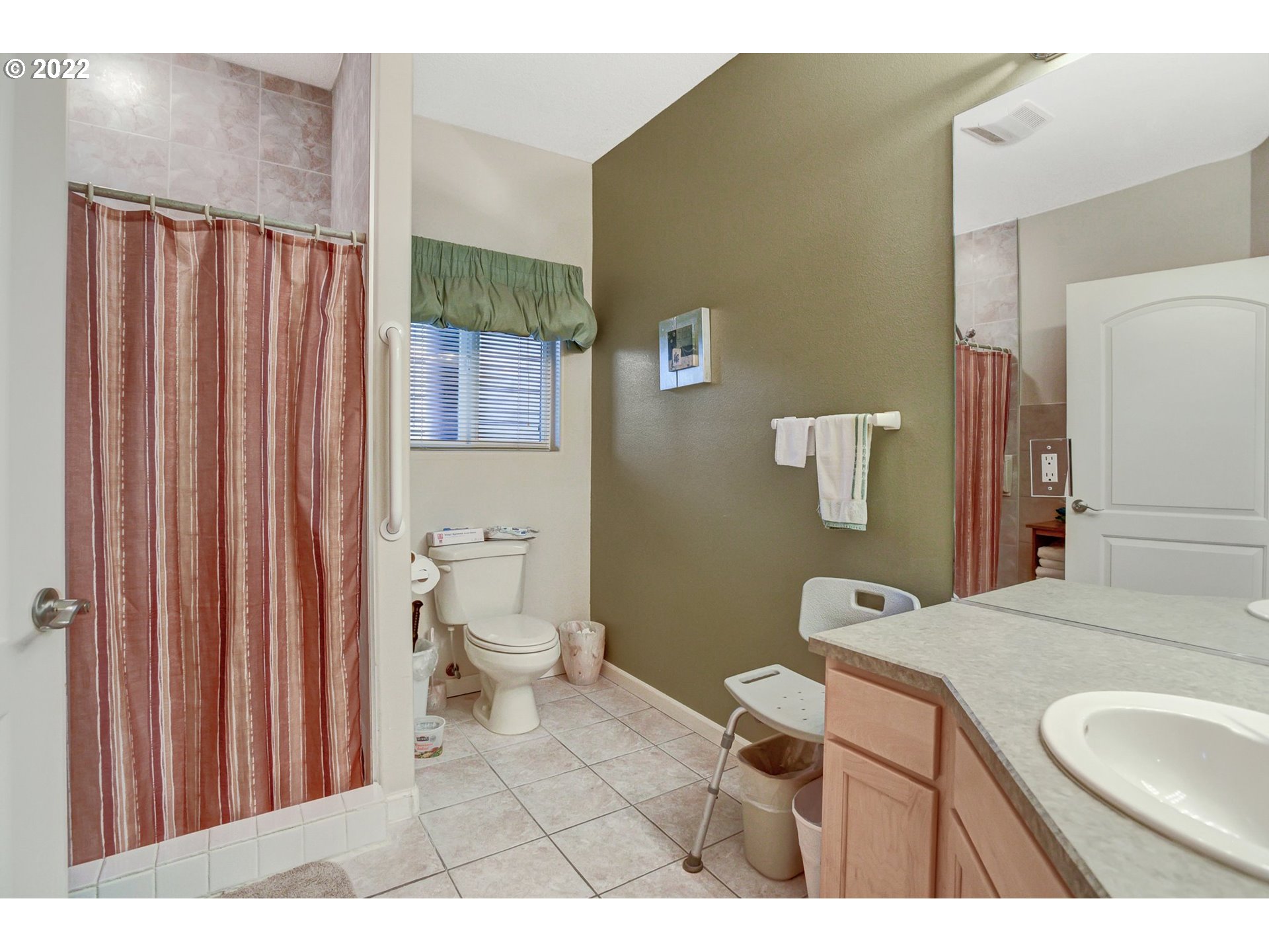 12122 Southeast Foster Road Portland, OR 97266 - Photo 24 of 32