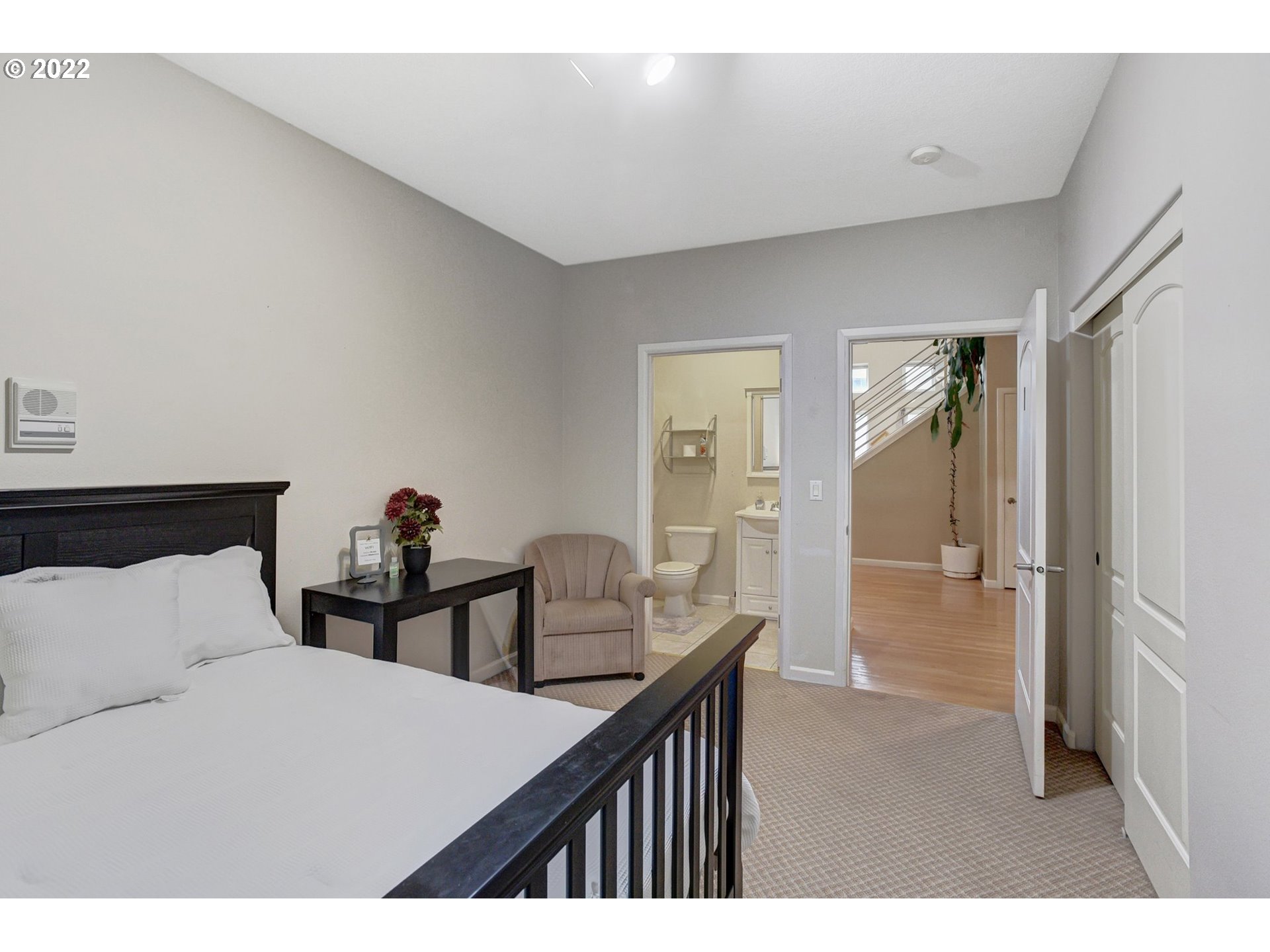 12122 Southeast Foster Road Portland, OR 97266 - Photo 10 of 32