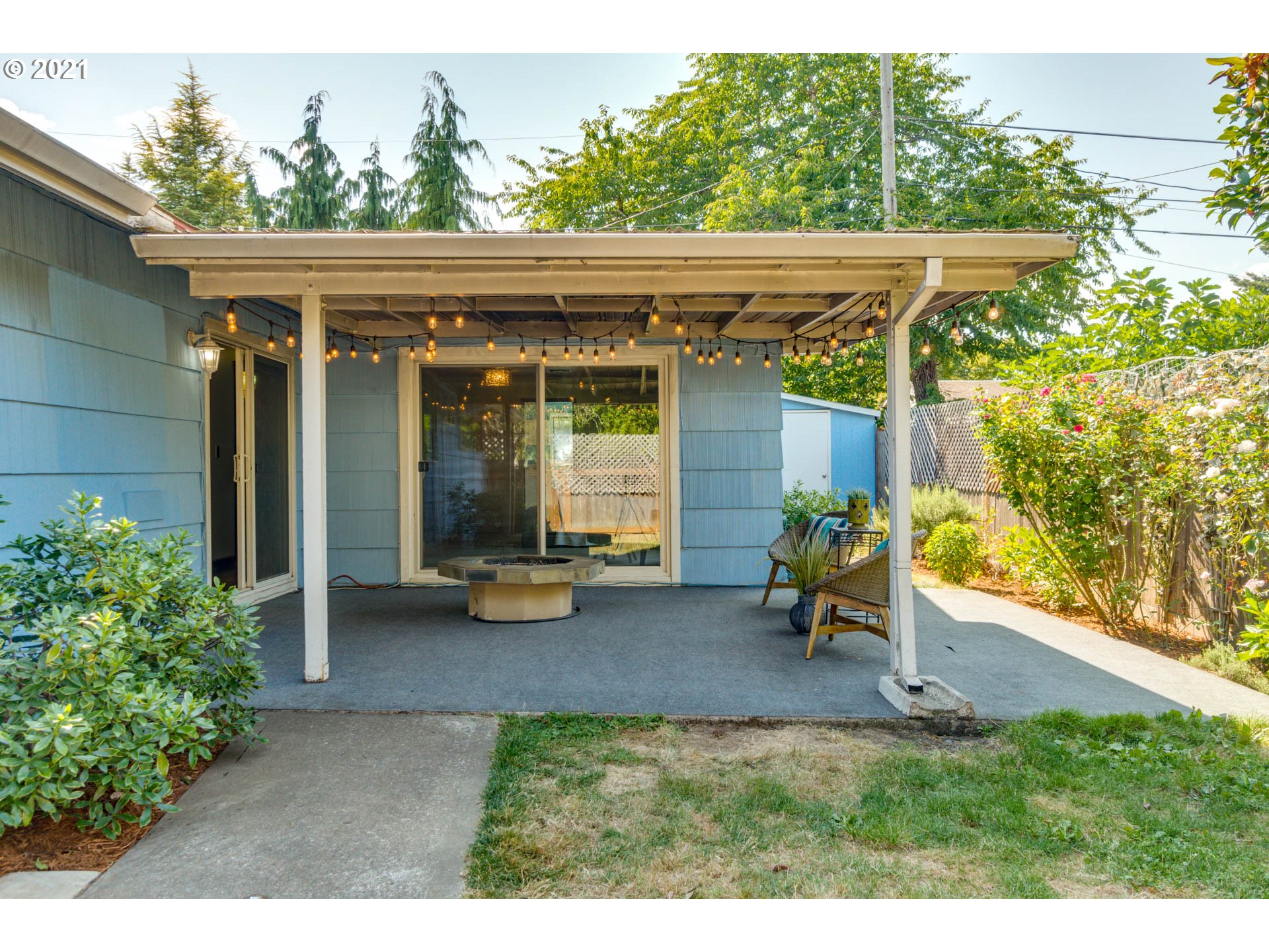 11555 Southwest Denney Road Beaverton, OR 97008 - Photo 21 of 28 a view of outdoor space yard and porch