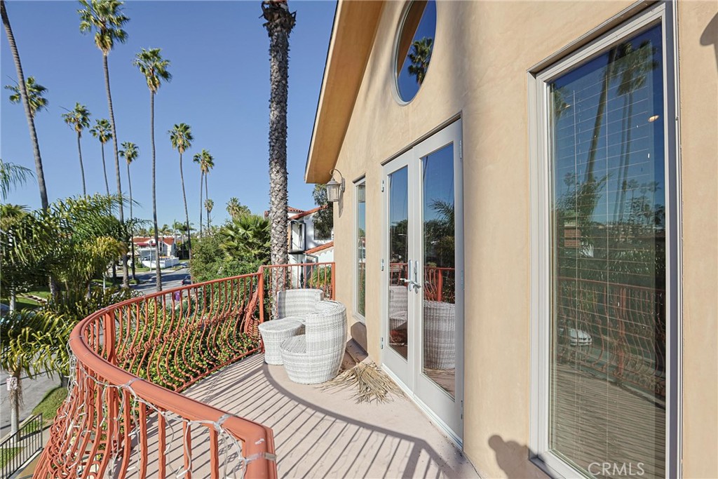 116 Termino Avenue Long Beach, CA 90803 - Photo 38 of 51 a view of balcony with two potted plants