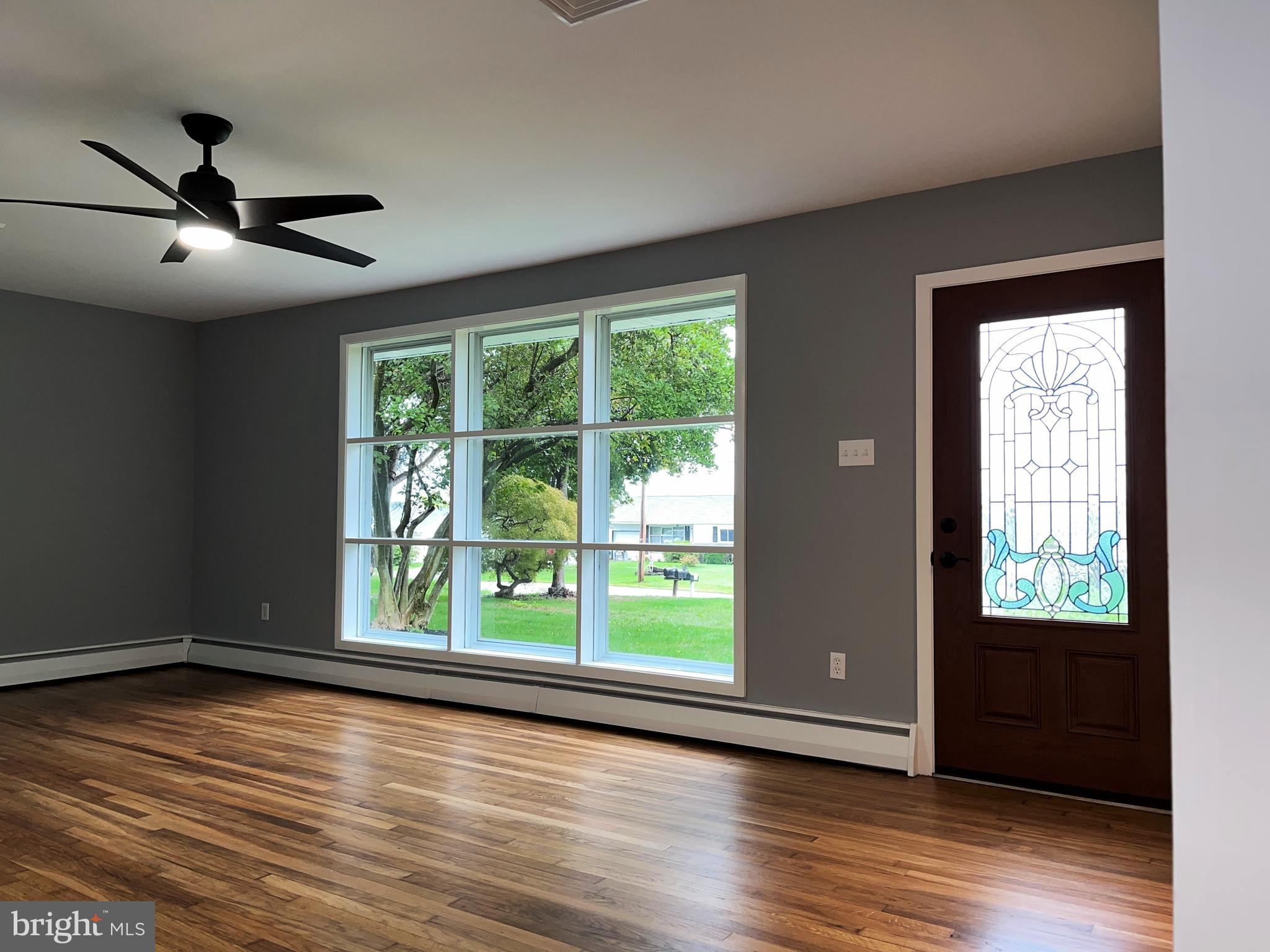 910 Spring City Road Phoenixville, PA 19460 - Photo 14 of 35 Window filled Living Room
