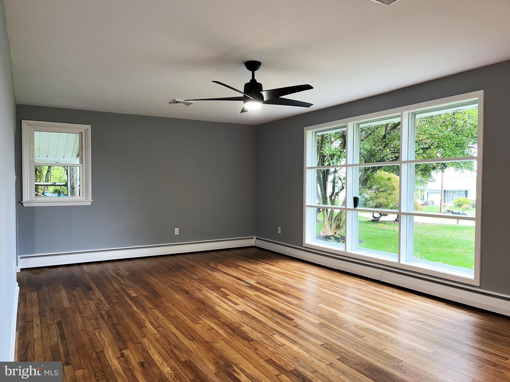 910 Spring City Road Phoenixville, PA 19460 - Photo 15 of 35 Window filled Living Room