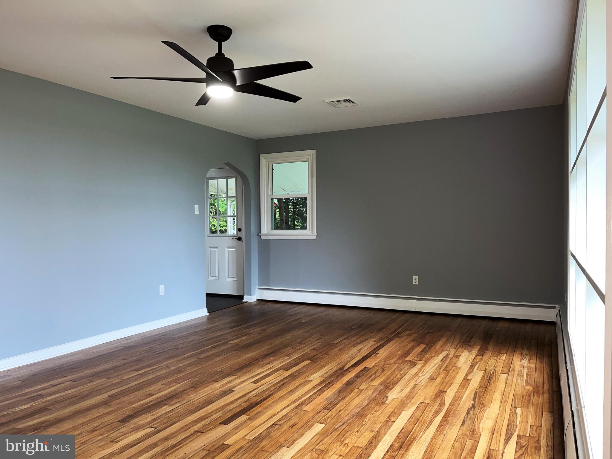 910 Spring City Road Phoenixville, PA 19460 - Photo 16 of 35 Window filled Living Room