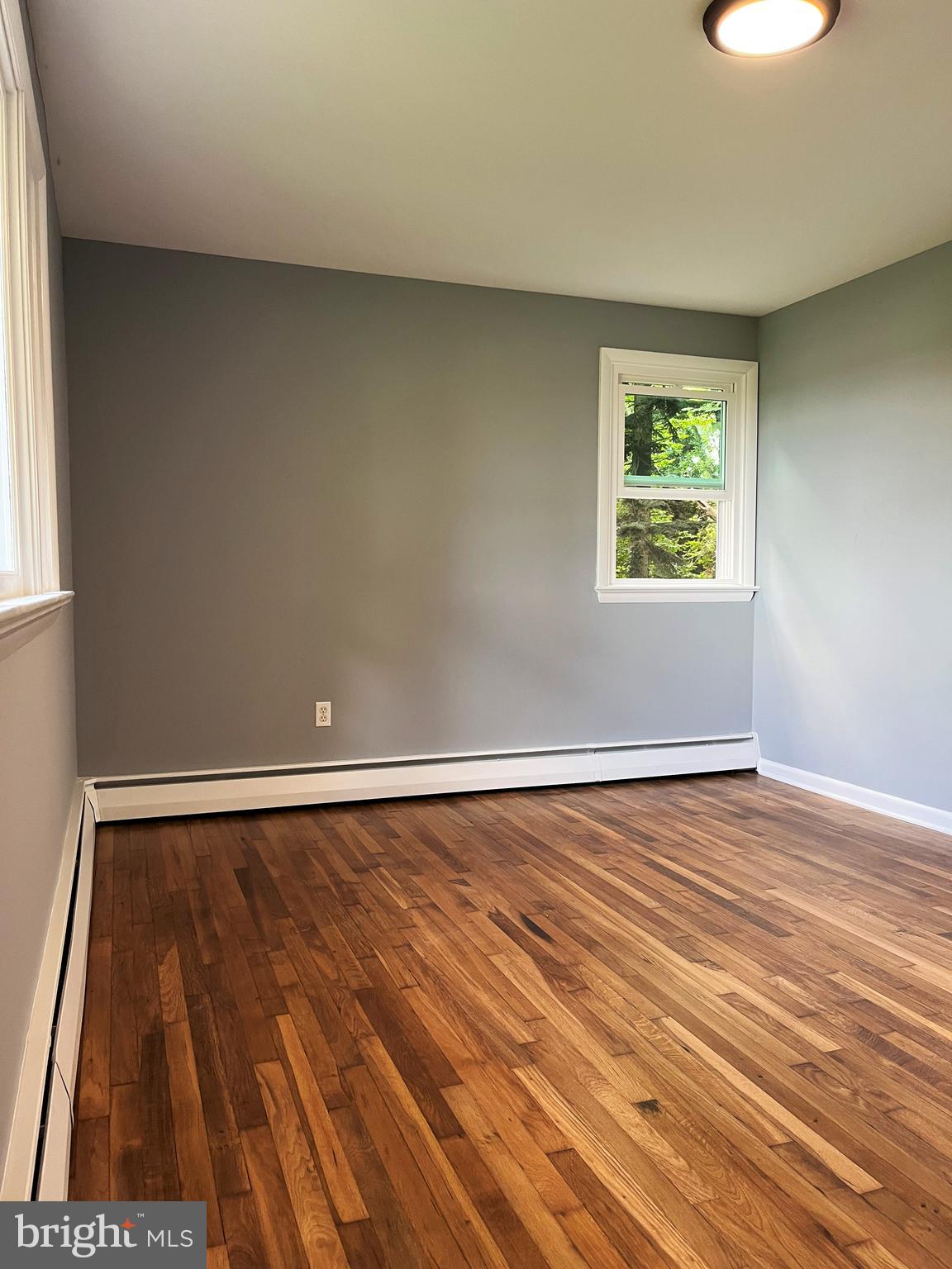 910 Spring City Road Phoenixville, PA 19460 - Photo 22 of 35 Giant 2nd Bedroom