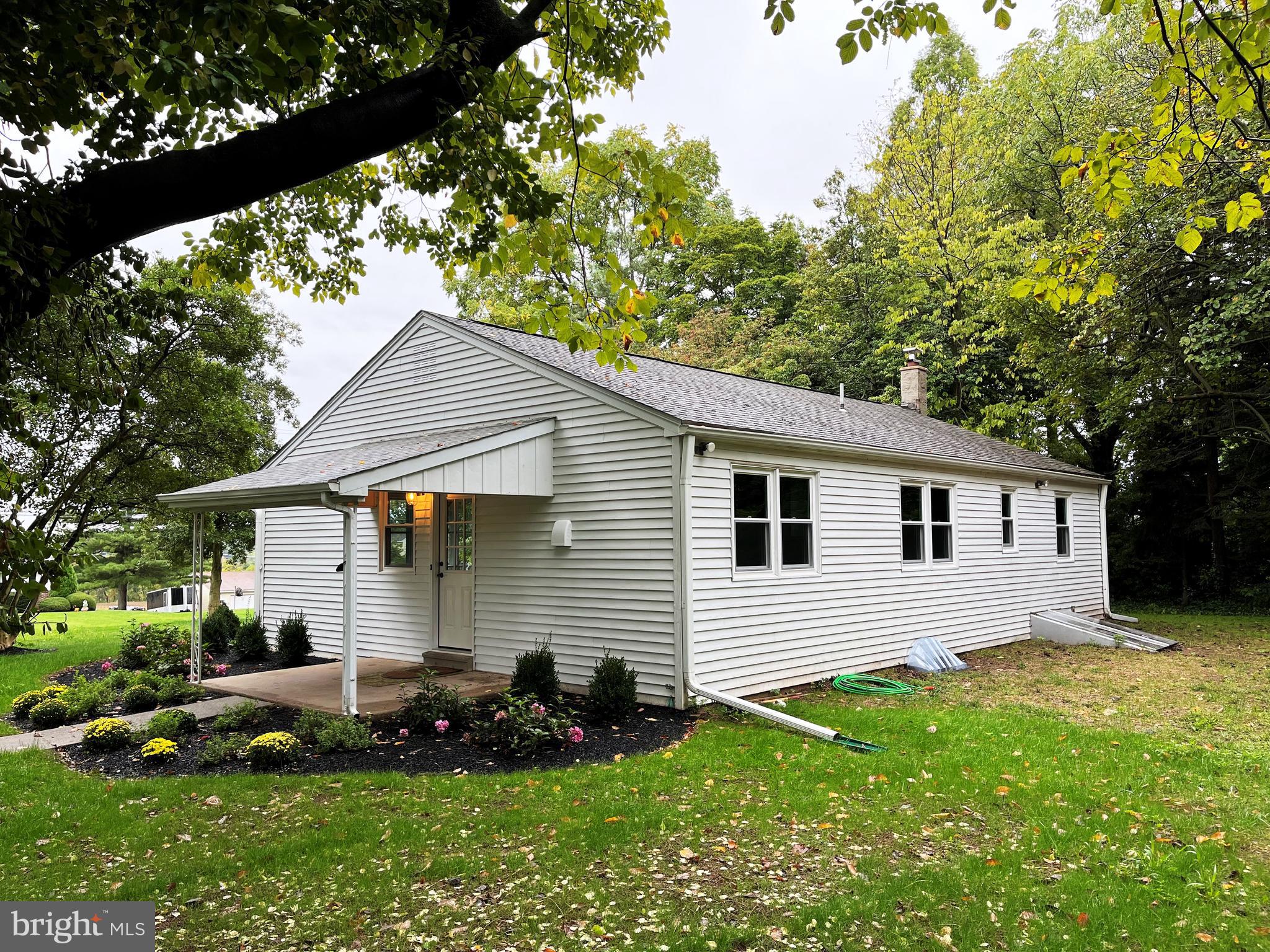 910 Spring City Road Phoenixville, PA 19460 - Photo 7 of 35