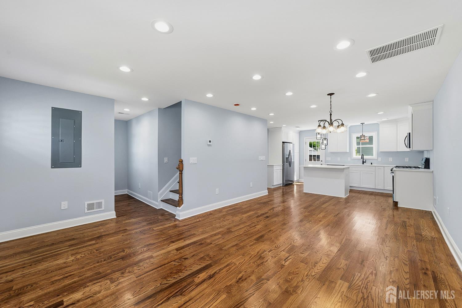 270 Alpine Way Old Bridge, NJ 08879 - Photo 5 of 36