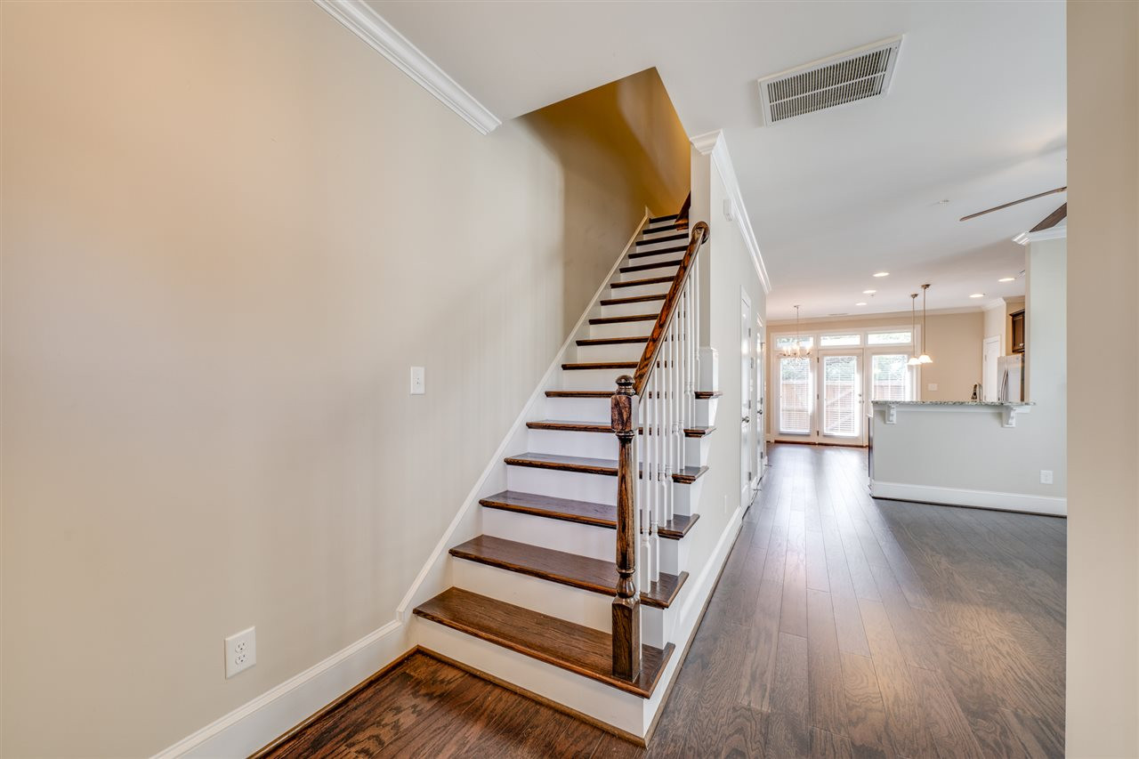 544 Ledbetter Court Raleigh, NC 27608 - Photo 3 of 29 Photo 3