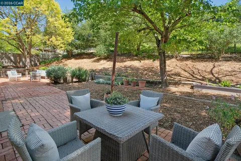 $1,299,000 | 169 Natalie Drive, Moraga, CA 94556
