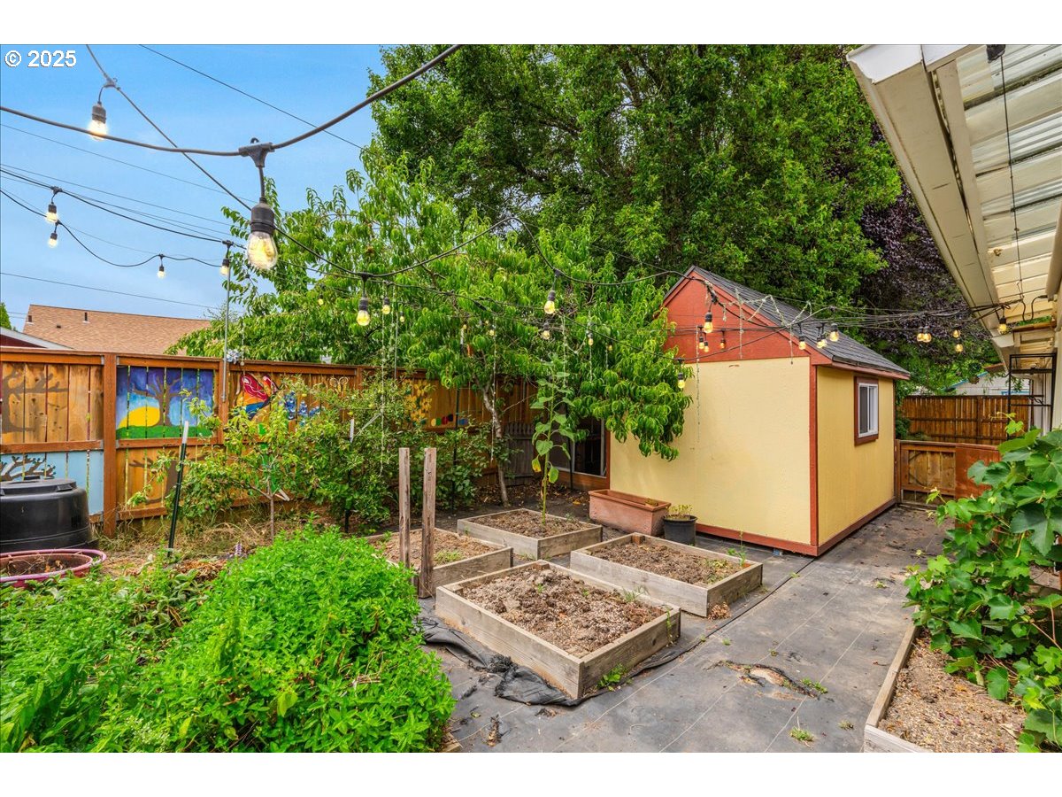 719 South Chehalem Street Newberg, OR 97132 - Photo 23 of 27