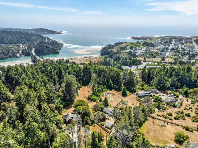 a view of a houses with a yard