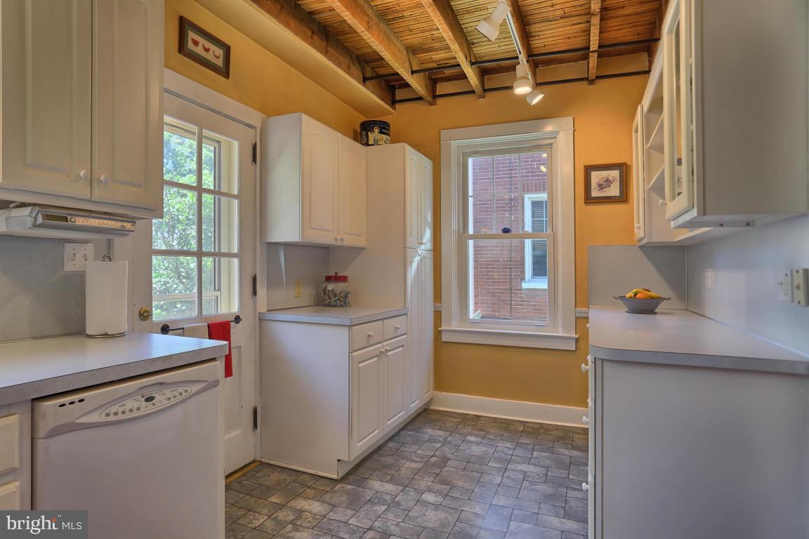 848 Pleasure Road Lancaster, PA 17601 - Photo 10 of 25 Gallery Image 10
