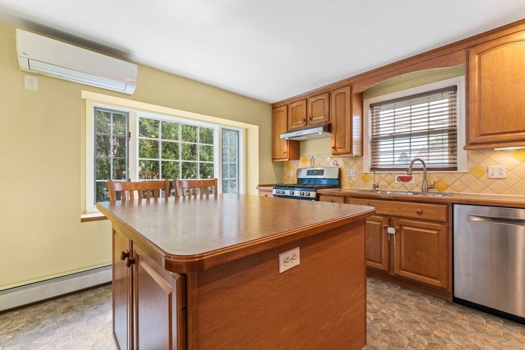 17 Harrington Road Waltham, MA 02452 - Photo 14 of 38