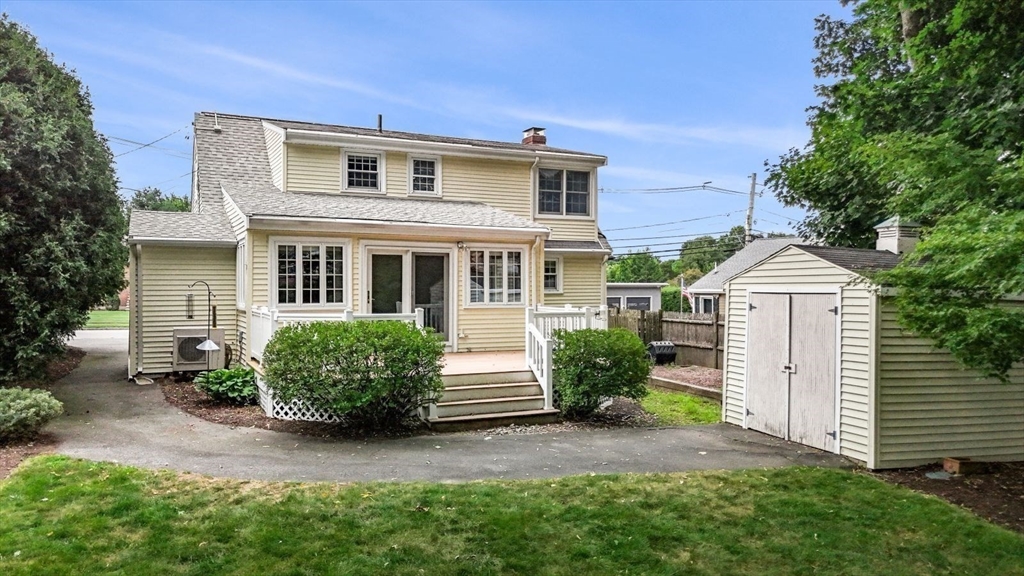 17 Harrington Road Waltham, MA 02452 - Photo 5 of 38