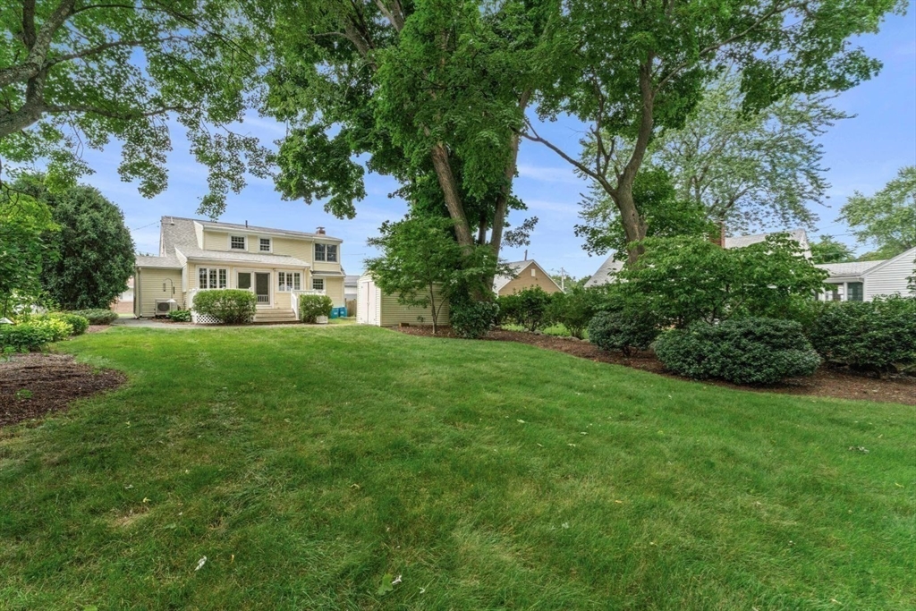 17 Harrington Road Waltham, MA 02452 - Photo 8 of 38