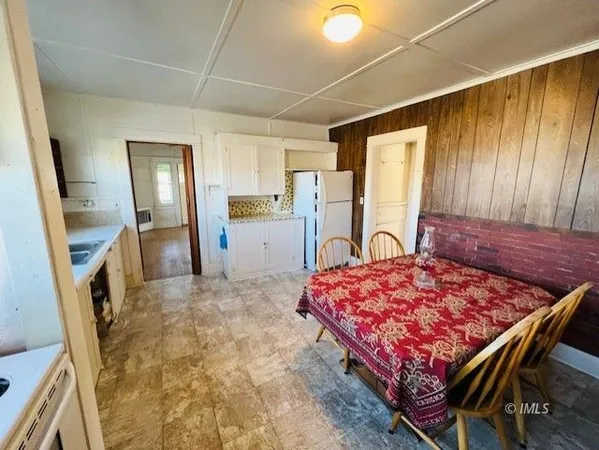 $220,000 | 507 South Edwards Street, Independence, CA 93526