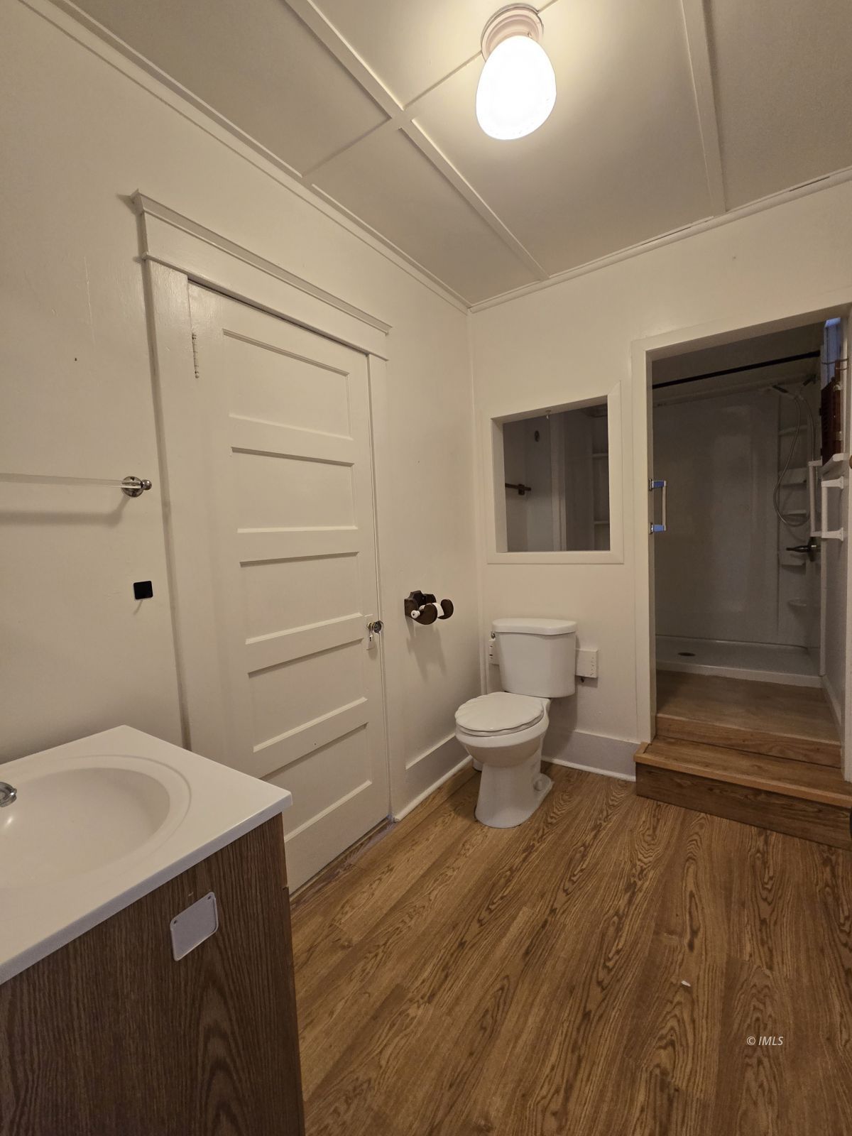 507 South Edwards Street Independence, CA 93526 - Photo 6 of 14 Bathroom