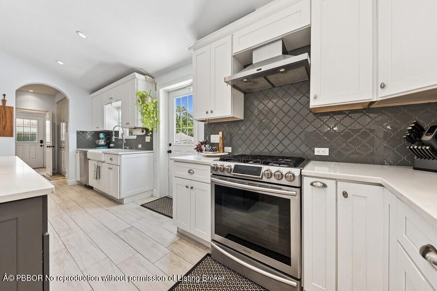 310 Almeria Road West Palm Beach, FL 33405 - Photo 15 of 71 15_310AlmeriaRd_177004_Kitchen_Small