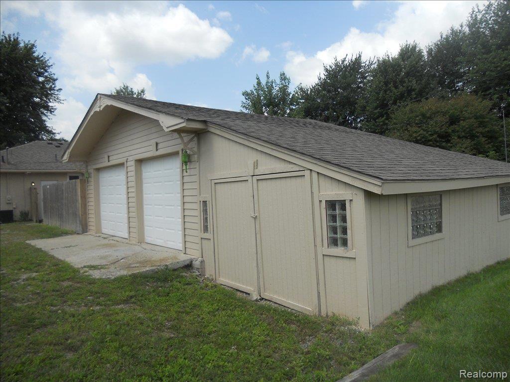 47350 Card Road Macomb, MI 48044 - Photo 11 of 11 houses18