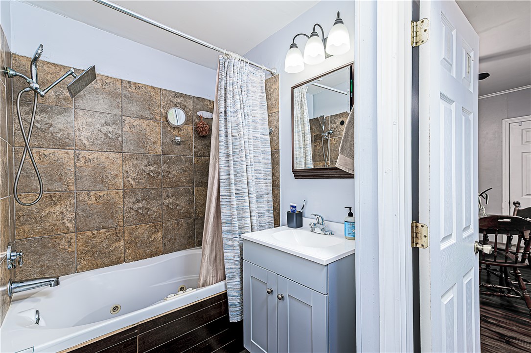 28 Bakers Creek Road Warwick, RI 02886 - Photo 15 of 31