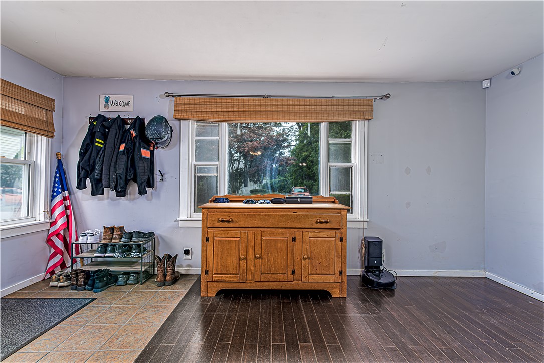 28 Bakers Creek Road Warwick, RI 02886 - Photo 16 of 31