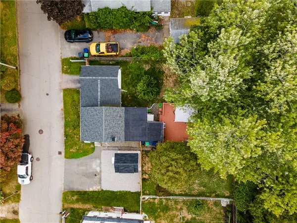 $379,900 | 28 Bakers Creek Road, Warwick, RI 02886