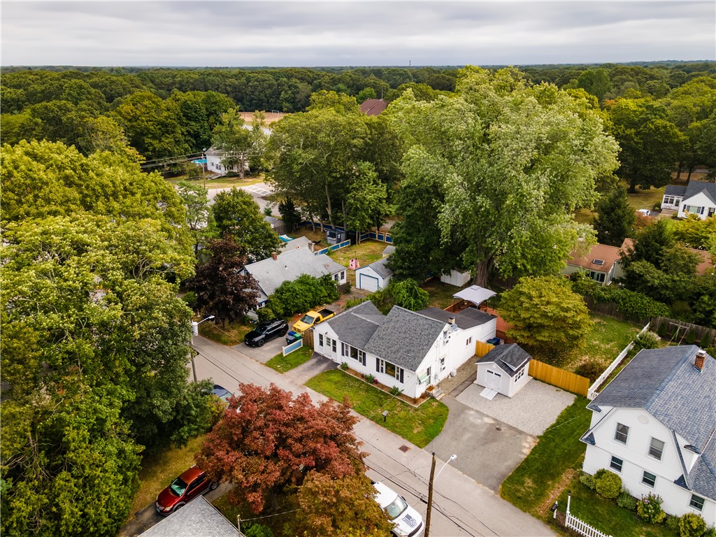 28 Bakers Creek Road Warwick, RI 02886 - Photo 3 of 31