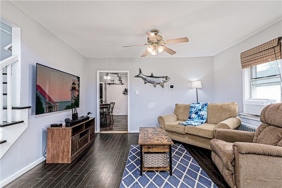 28 Bakers Creek Road Warwick, RI 02886 - Photo 4 of 31