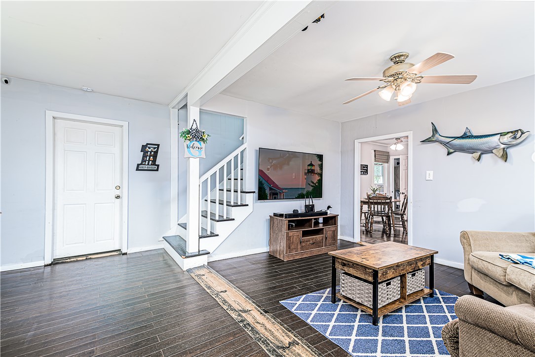 28 Bakers Creek Road Warwick, RI 02886 - Photo 6 of 31