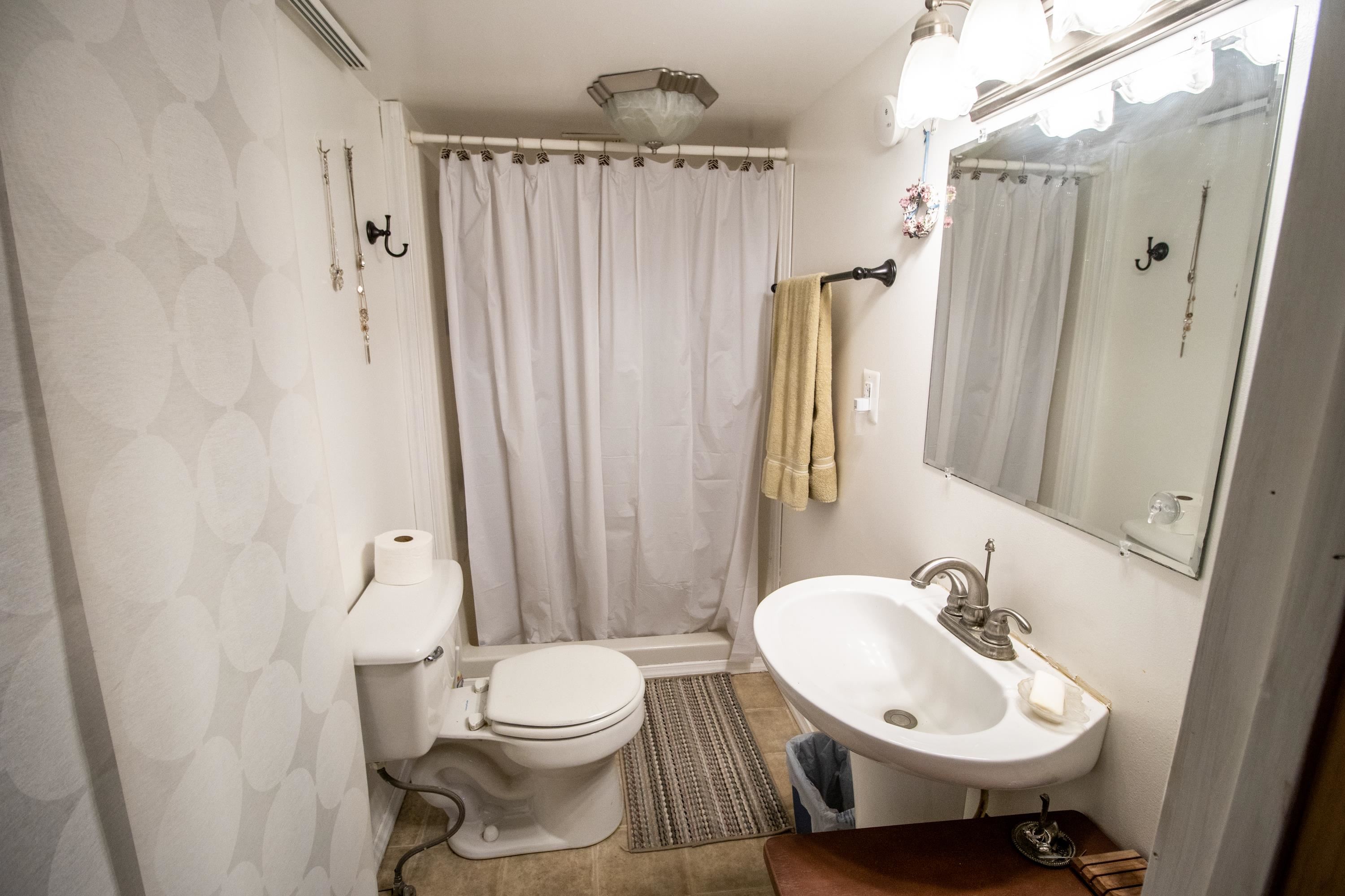 6387 North Belsay Road Flint, MI 48506 - Photo 23 of 36 50110086-22.JPG