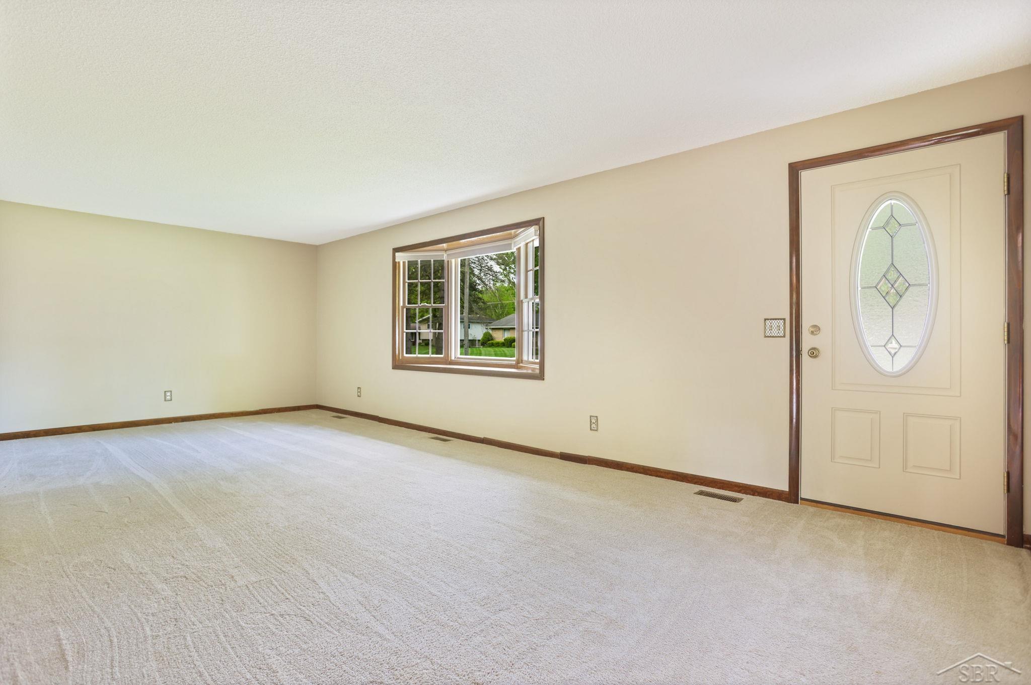 4899 Raymond Road Midland, MI 48642 - Photo 6 of 33