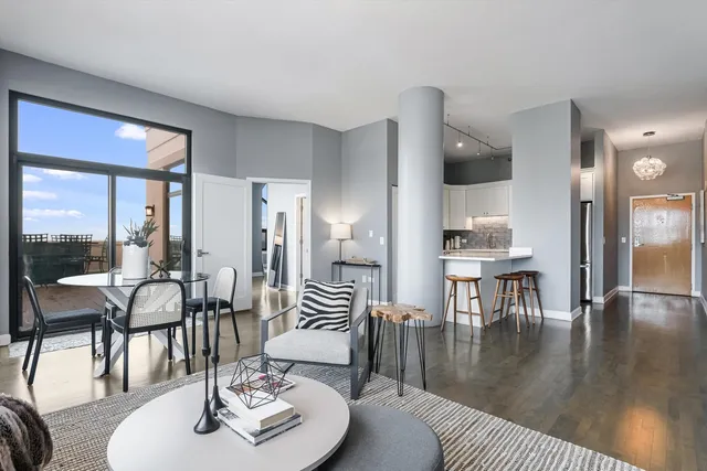 $499,998 | 1529 South State Street, Unit PH1, Chicago, IL 60605