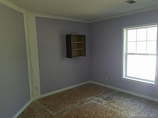 821 Killian Road Stanley, NC 28164 - Photo 4 of 7 Gallery Image 4