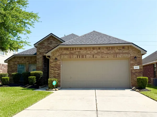 $2,100 | 24810 Lazy Tee Lane, Tomball, TX 77375