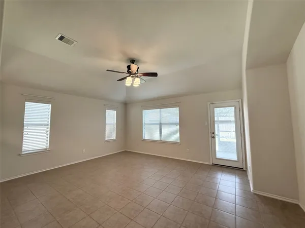 $2,100 | 24810 Lazy Tee Lane, Tomball, TX 77375