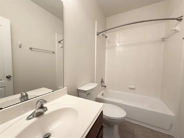 $2,100 | 24810 Lazy Tee Lane, Tomball, TX 77375