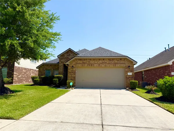 $2,100 | 24810 Lazy Tee Lane, Tomball, TX 77375