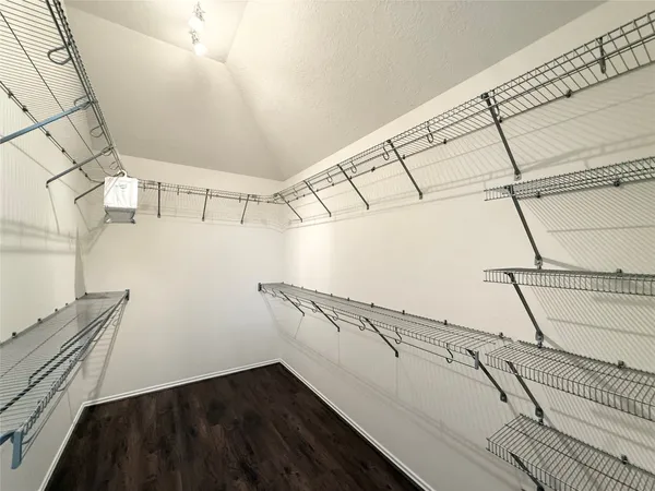 $2,100 | 24810 Lazy Tee Lane, Tomball, TX 77375