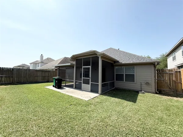 $2,100 | 24810 Lazy Tee Lane, Tomball, TX 77375