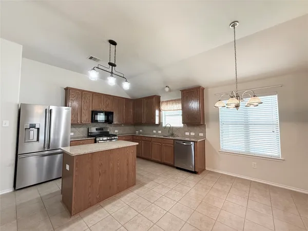 $2,100 | 24810 Lazy Tee Lane, Tomball, TX 77375