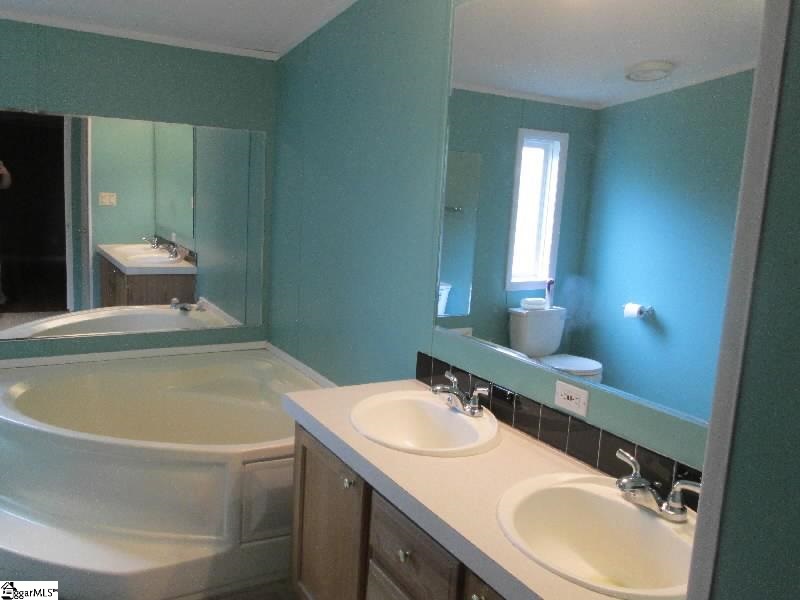 1820 State Rd S-30-82 Laurens, SC 29360 - Photo 5 of 9