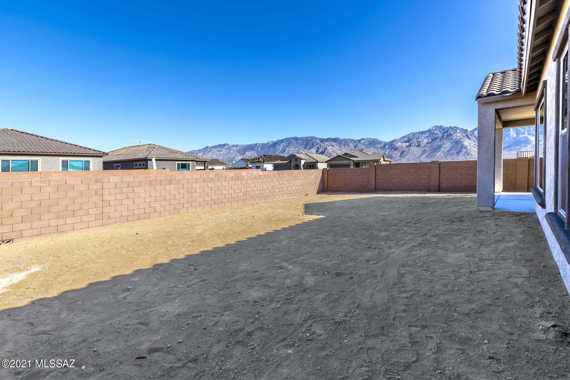677 East Romsdalen Road East Tucson, AZ 85755 - Photo 38 of 44