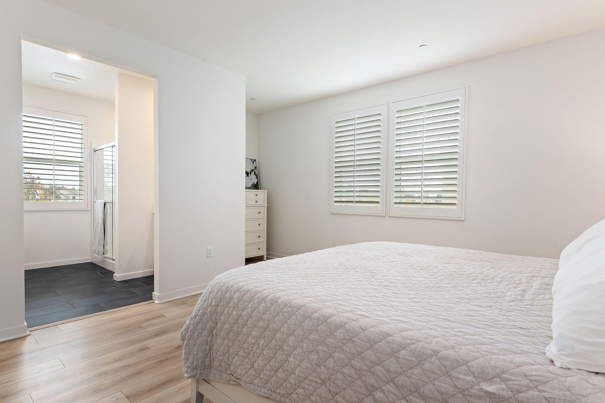 647 Winchester Drive Oxnard, CA 93036 - Photo 14 of 33 Primary Bedroom