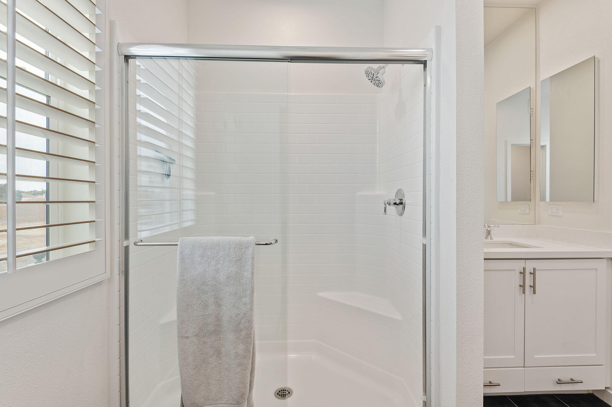 647 Winchester Drive Oxnard, CA 93036 - Photo 17 of 33 Shower