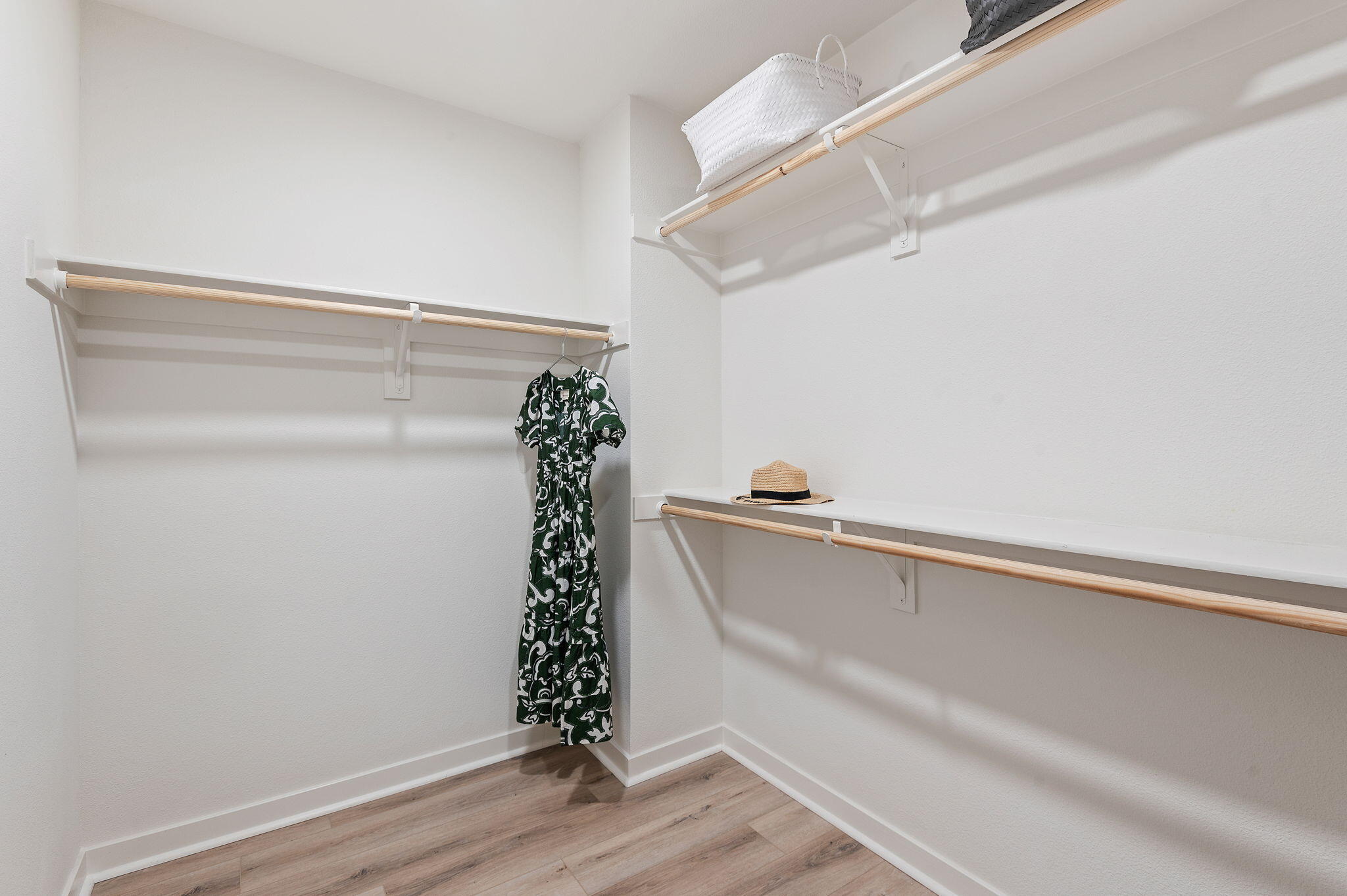 647 Winchester Drive Oxnard, CA 93036 - Photo 18 of 33 Primary Closet