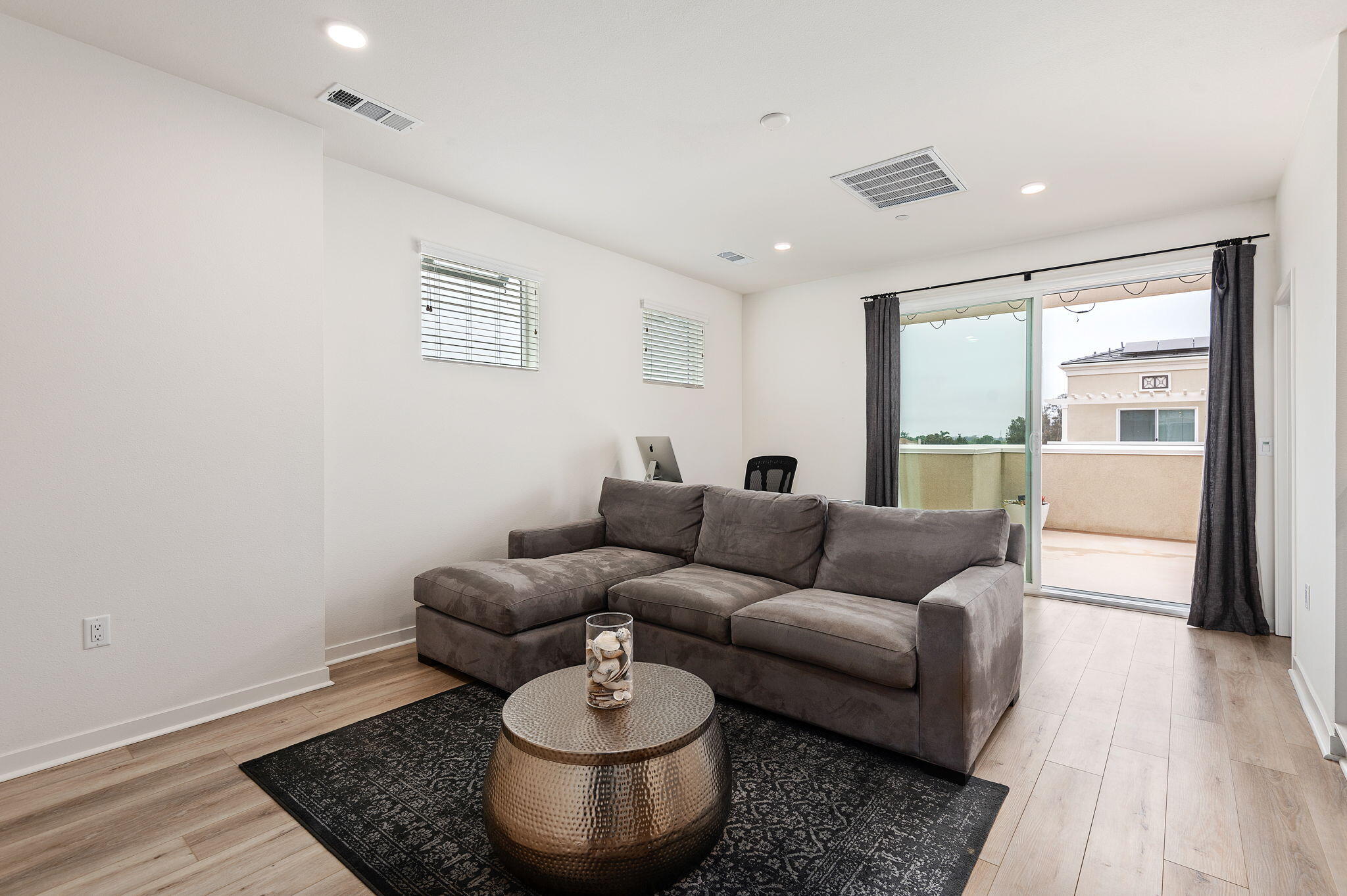 647 Winchester Drive Oxnard, CA 93036 - Photo 23 of 33 Loft Suite