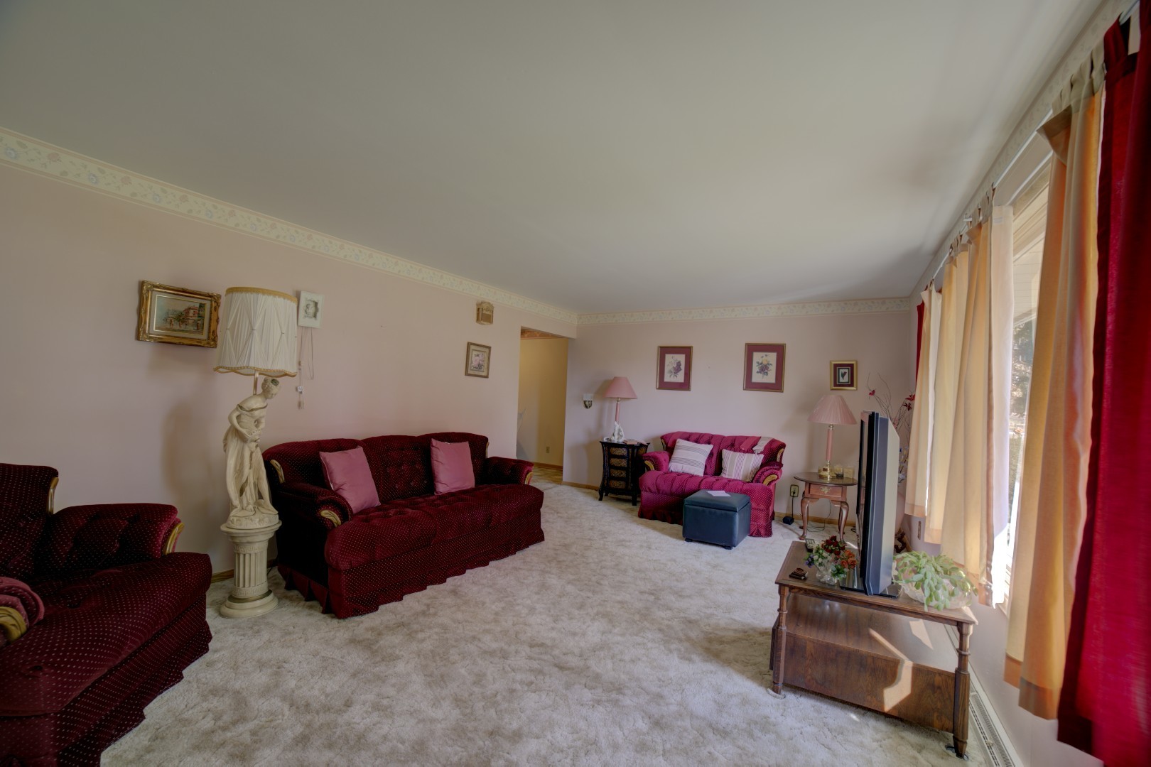 405 Deitrick Street Donovan, IL 60931 - Photo 15 of 29 a living room with furniture and a window