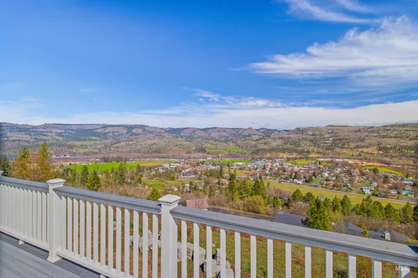 $575,000 | 829 Crest Drive, Kamiah, ID 83536