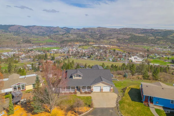 $575,000 | 829 Crest Drive, Kamiah, ID 83536