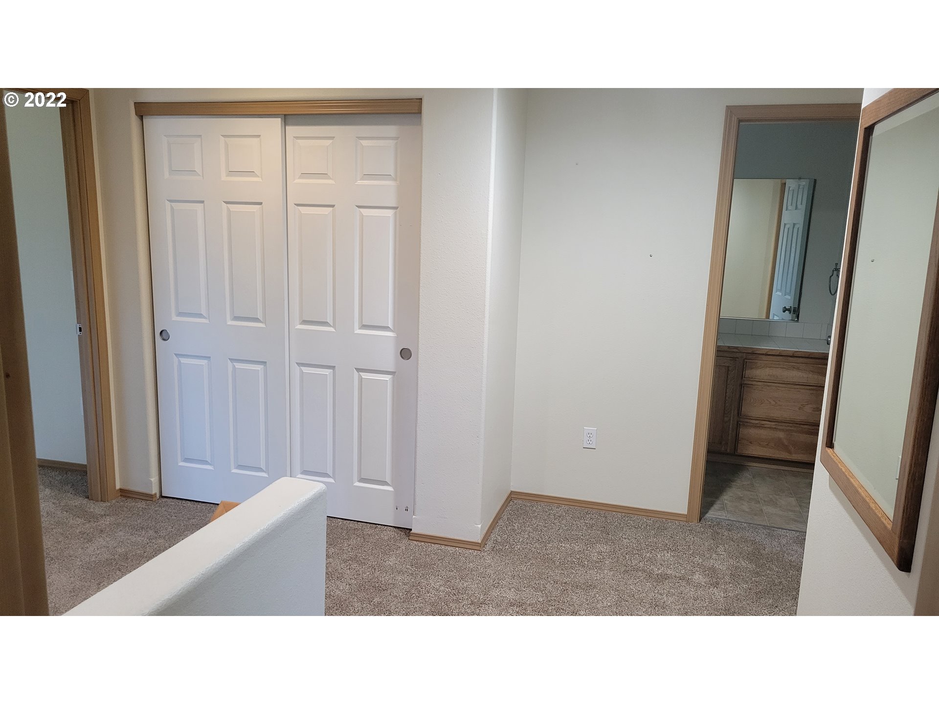 816 Southeast Darrow Road Estacada, OR 97023 - Photo 12 of 29 a open living room
